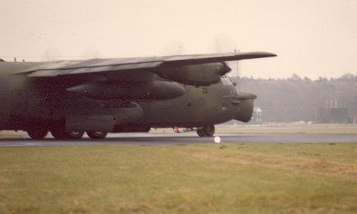 1985-10 C130.jpg